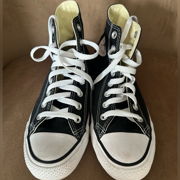 Converse Black and White High-Tops - Picture 2 of 6